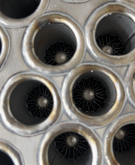 Внутренний теплообменник с ребристыми трубками из нержавеющей стали, бренд JIANGGONG, низкие затраты на техническое обслуживание для использования в ресторанах, конденсация пара